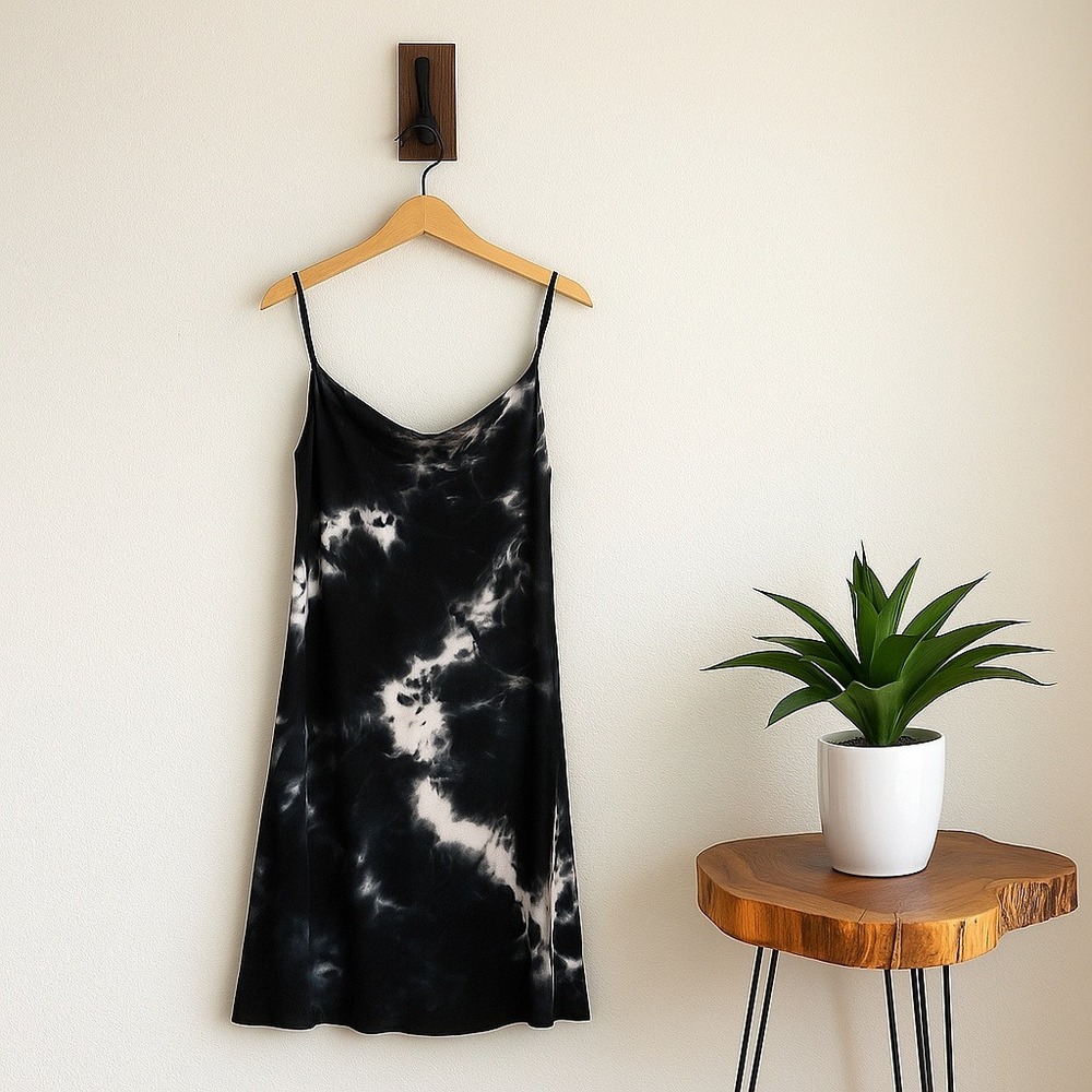 Elegant Black and White Tie-Dye Dress